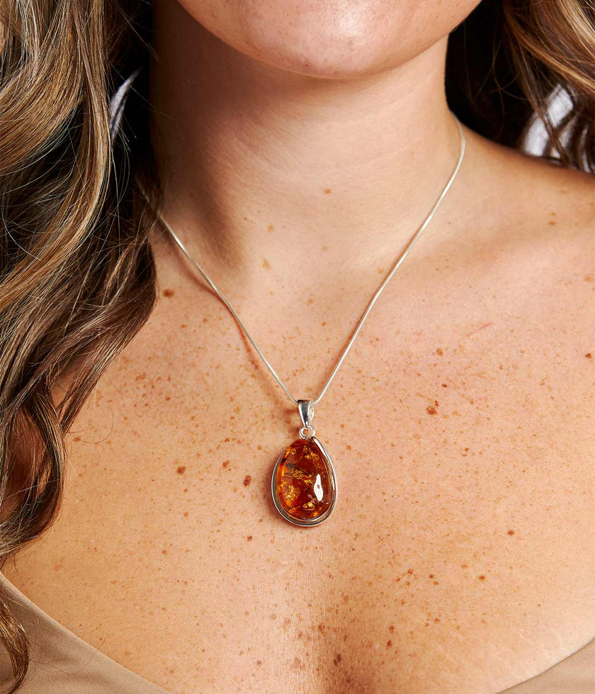 Collana con pendente Alba Ambra