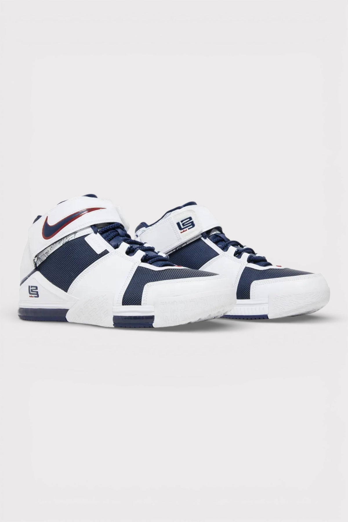 Nike Zoom LeBron 2 Retro USA 2022