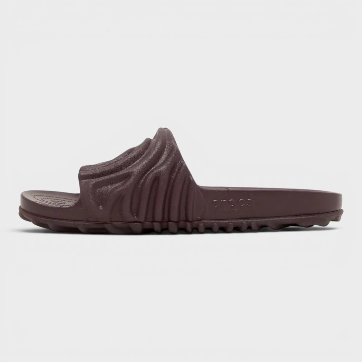 Salehe Bembury Pollex Slide Huckle Dark Purple Brown