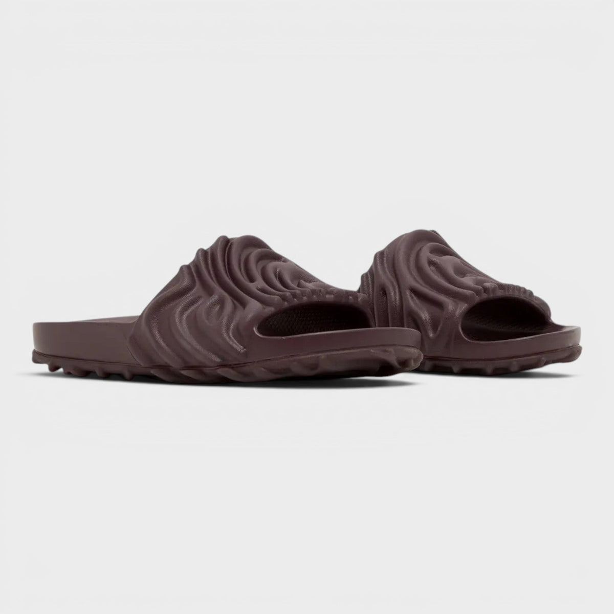 Salehe Bembury Pollex Slide Huckle Dark Purple Brown