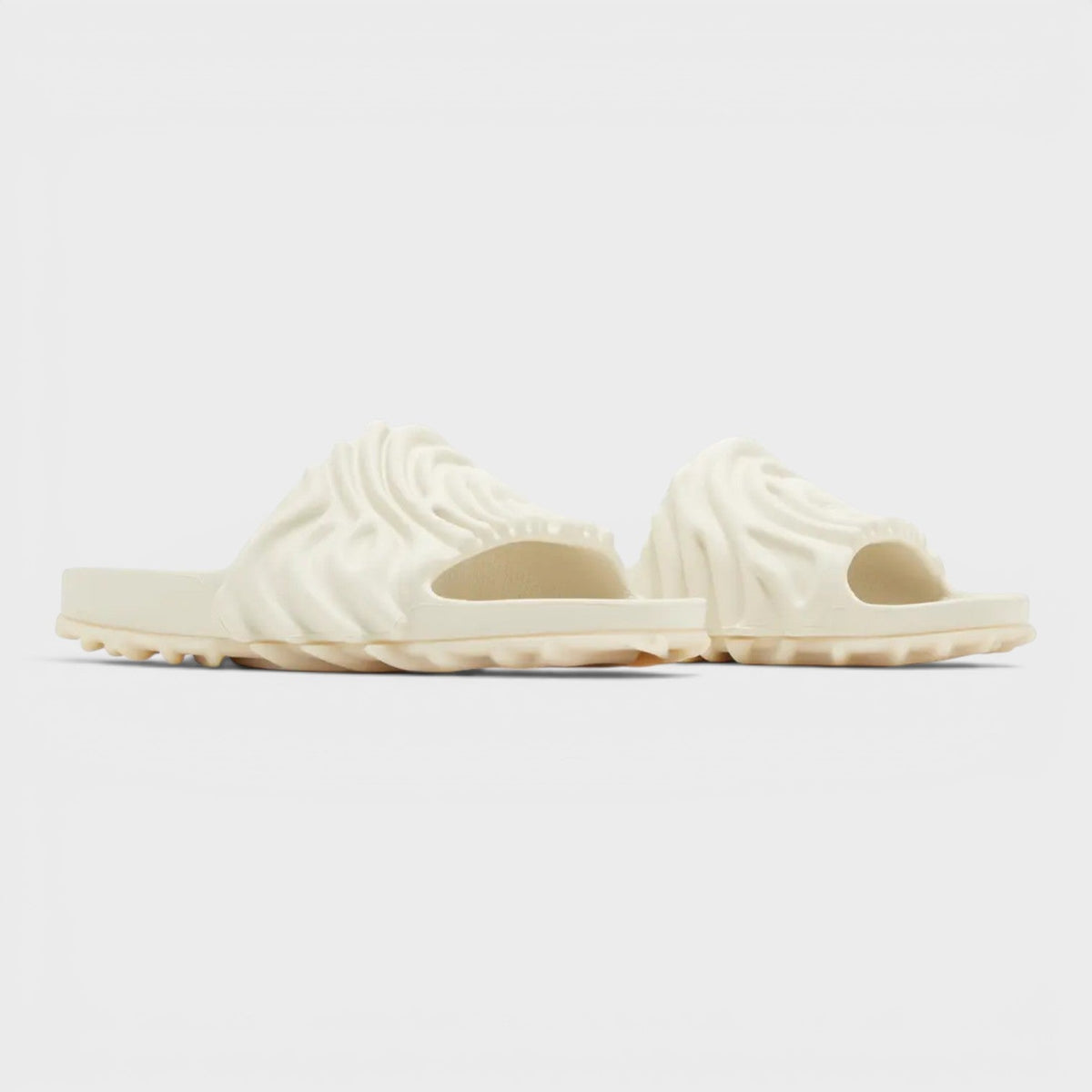 Salehe Bembury Pollex Slide Off White Parsnip