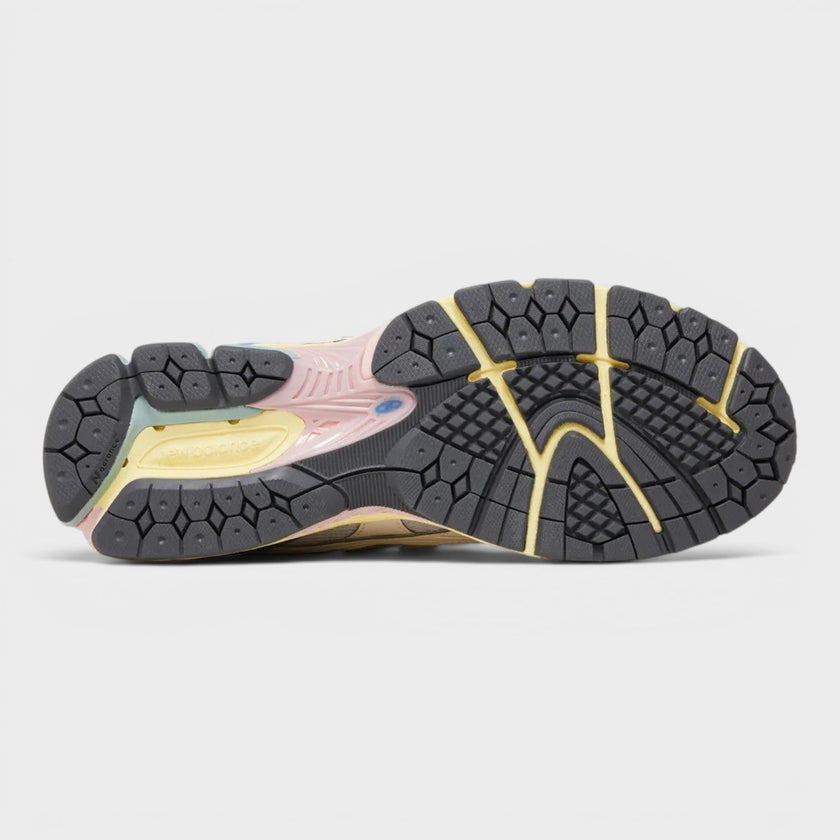 1906U Angora Lunar New Year Blue Pink