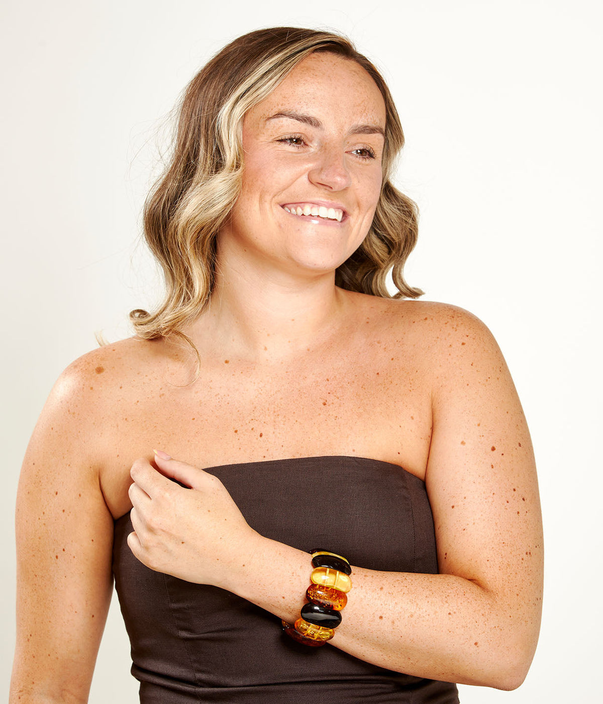 Bracciale rigido a righe multicolore con ambra