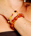 Bracciale con perline ambra grezza multicolore