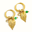 Boucles d'oreilles créoles à pendentif feuille plaqué or 18k Annika Luxe