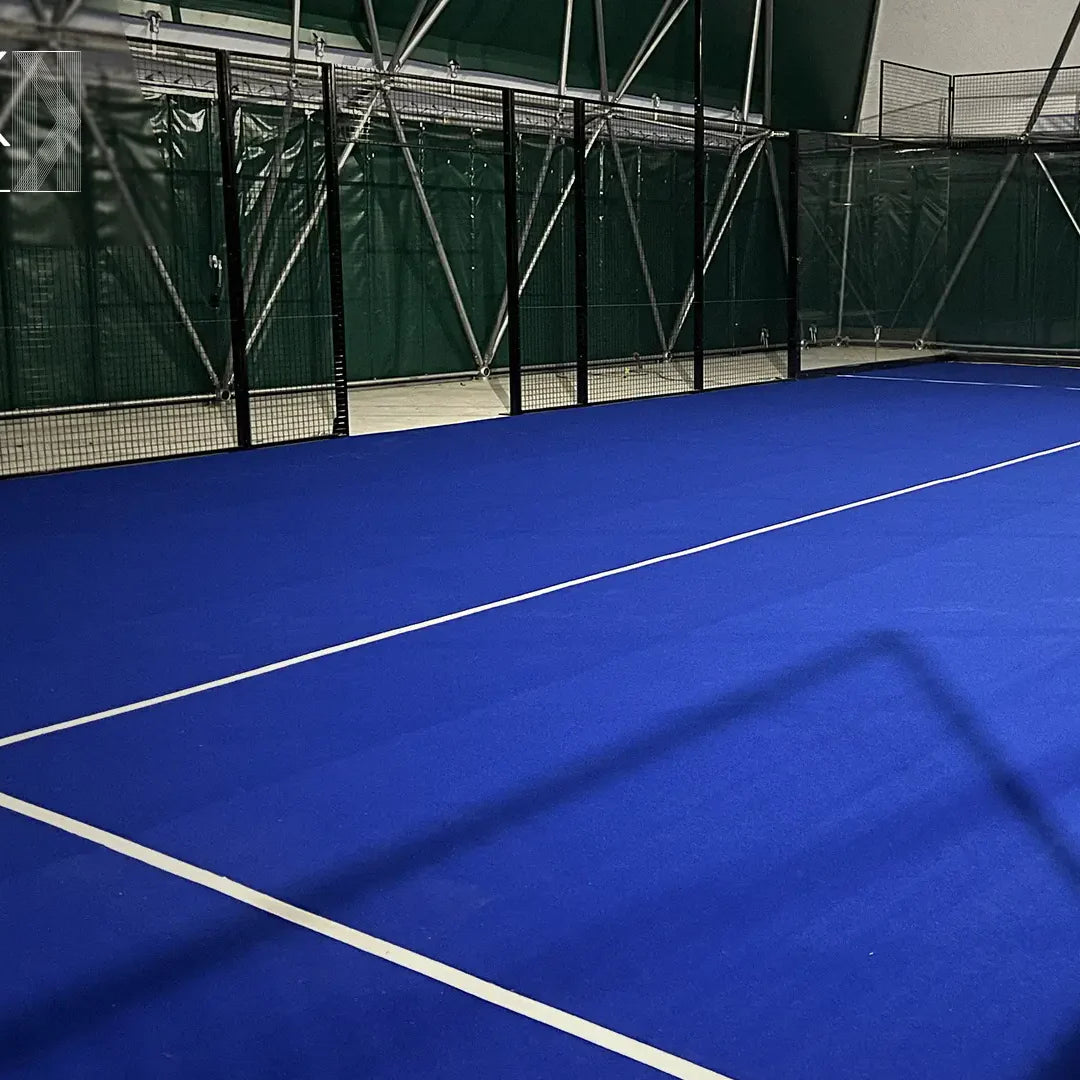Dynamische Padelplatzoberfläche