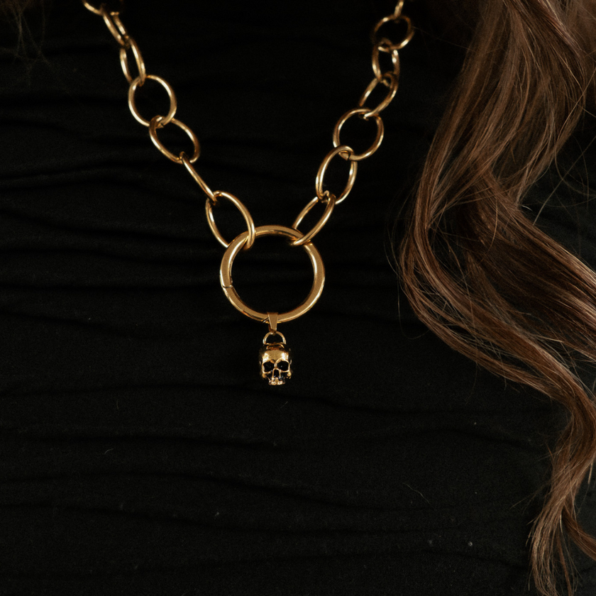 Charm Coven Guld Hel Kranie Charm
