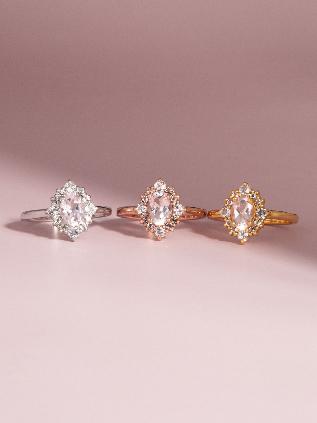 Anillo halo de morganita rosa en vermeil de oro de 18k