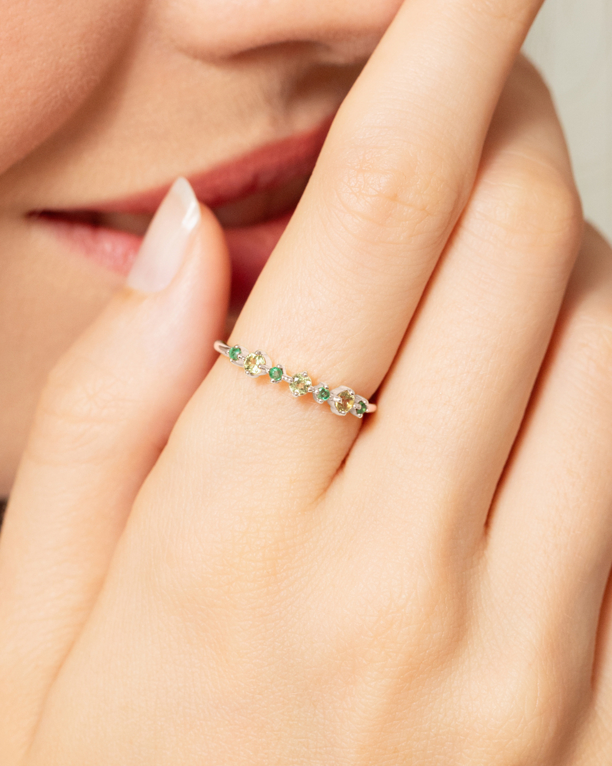 Stapelbare Halve Eeuwigheidsring met Smaragd & Peridot in Sterling Zilver