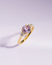Anello a tre pietre con ametista color lavanda in argento placcato oro 18k