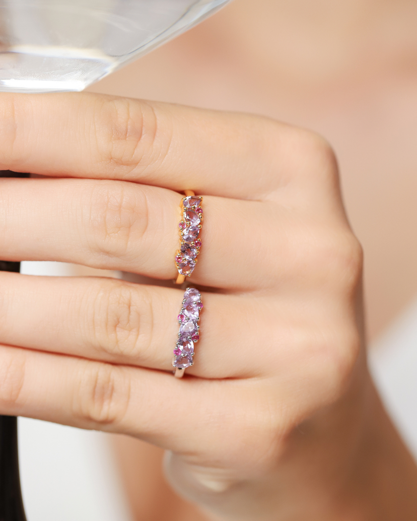 Anillo de media eternidad de rubí rosa y amatista talla pera en vermeil de oro de 18k