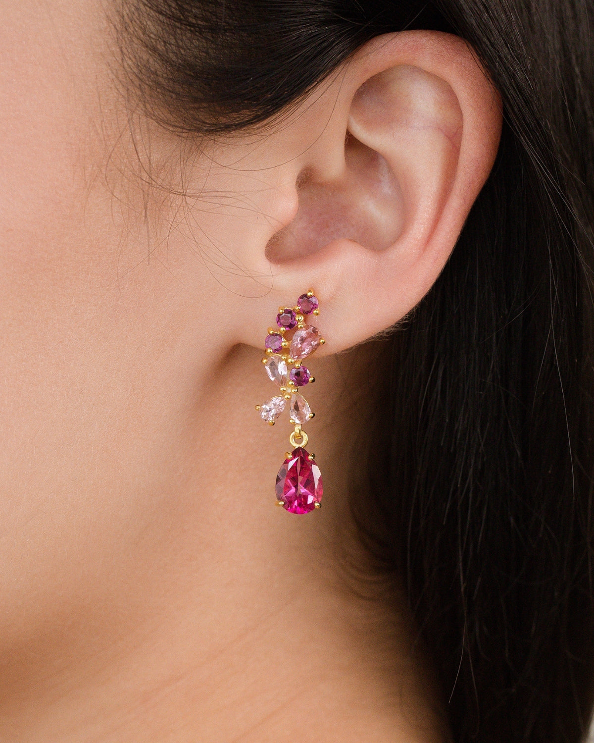 Pendientes colgantes de piedras preciosas rosas en vermeil de oro de 18k