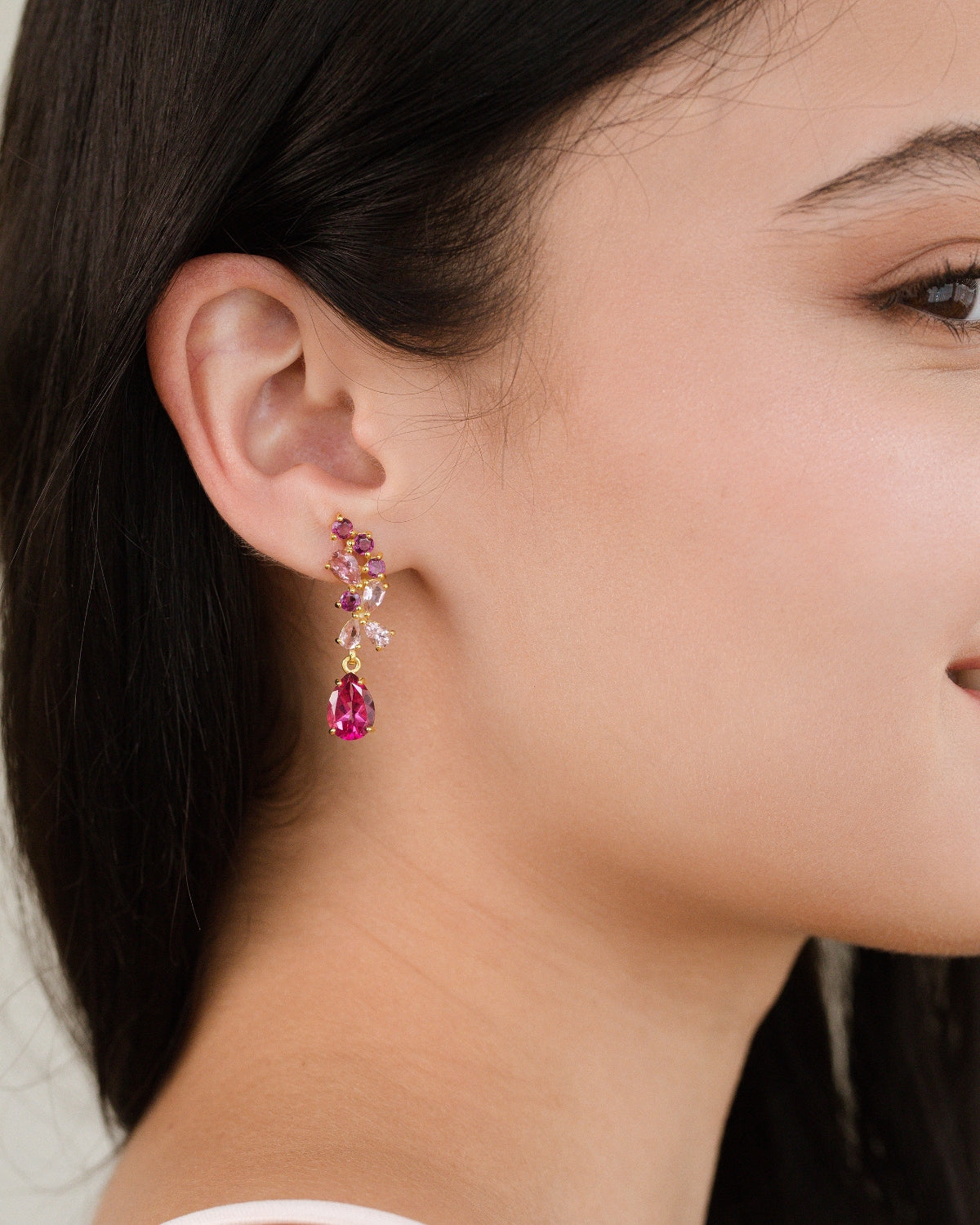 Pendientes colgantes de piedras preciosas rosas en vermeil de oro de 18k