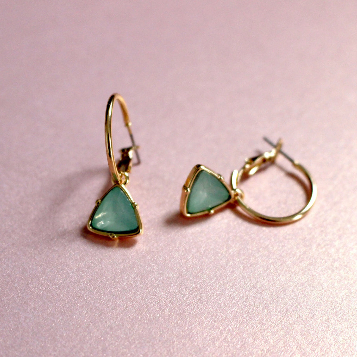 Orecchini a cerchio Holly Aqua Gem Charm in oro