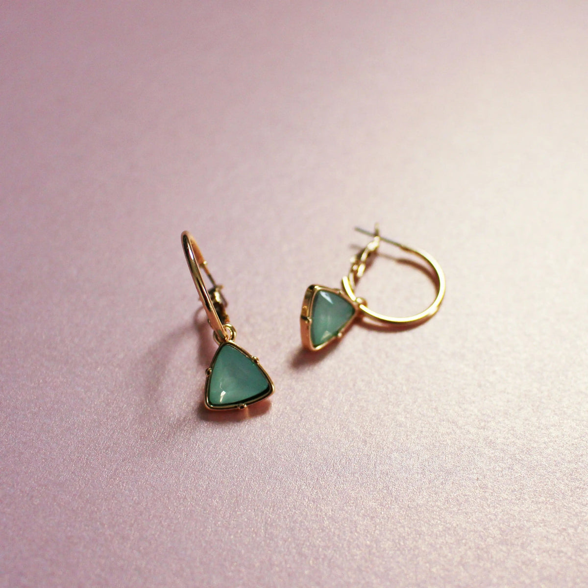 Orecchini a cerchio Holly Aqua Gem Charm in oro