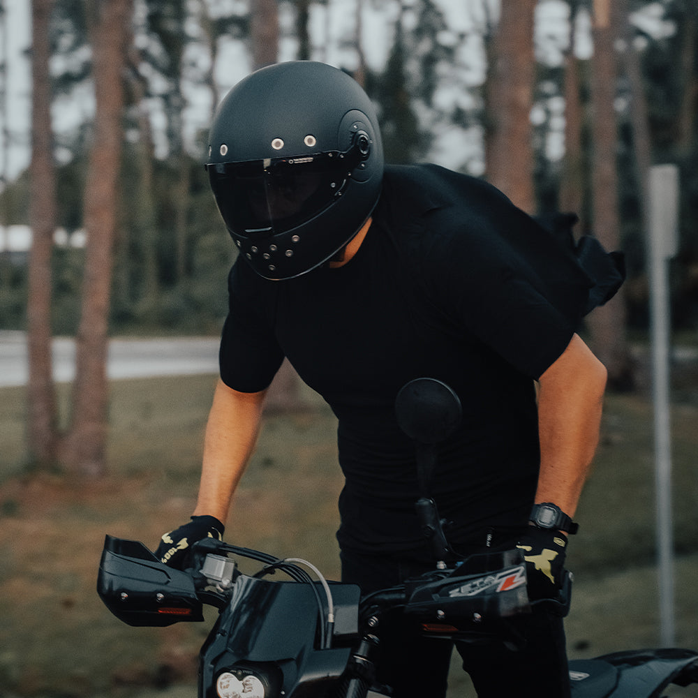DOT & ECE Approved Daytona Retro Full Face Motorcycle Helmet: Vintage Style for Men, Women, & Youth - Dull Black W/ Dull Black Accents