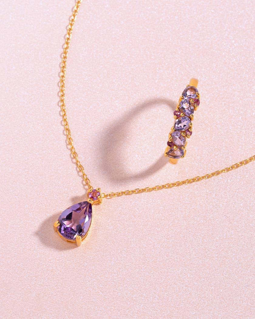 Anillo de media eternidad de rubí rosa y amatista talla pera en vermeil de oro de 18k
