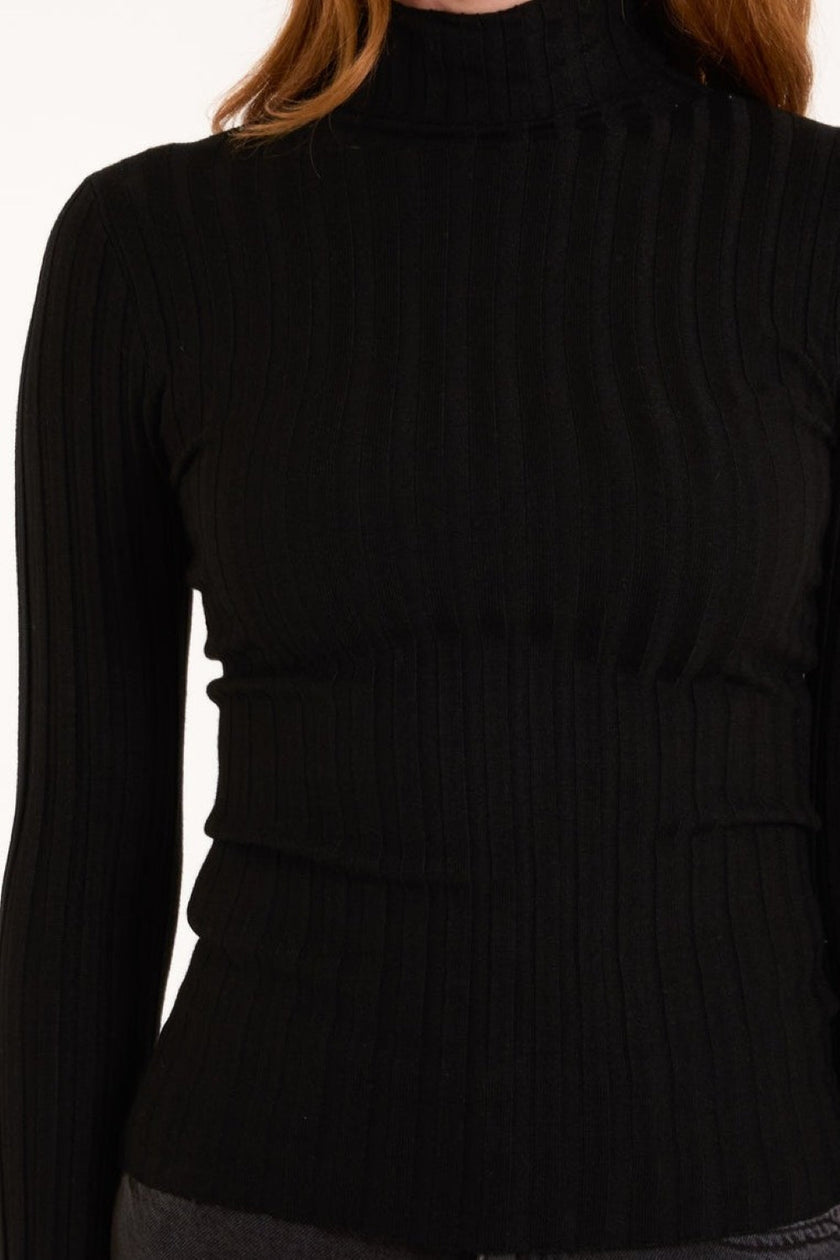 Sort ribstrikket rullekravebluse