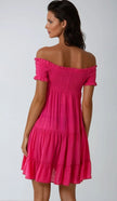 Miniabito fucsia scollo alla Bardot con arricciature