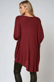 Vinfarget oversized topp med flaggermusermer og høy-lav-fald