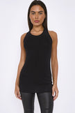 Top de tirantes negro con espalda nadadora