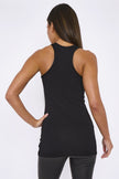 Top de tirantes negro con espalda nadadora