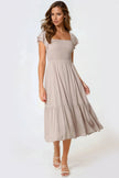 Abito midi a grembiule beige