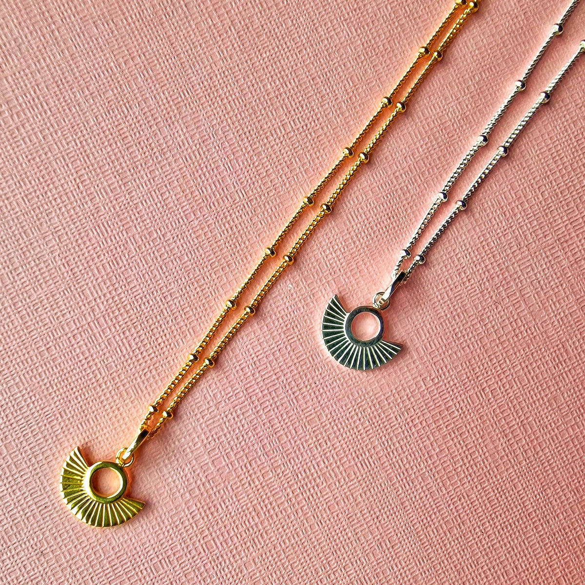 Collana a catena satellite oro con ventaglio Art Déco