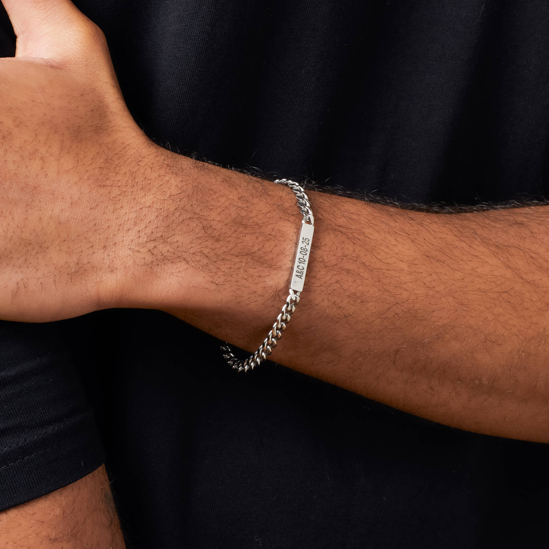 Fred Bennett Chain Bracelet with Engravable Bar
