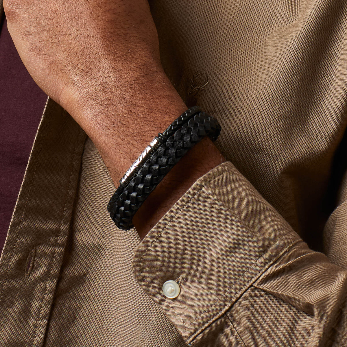 Fred Bennett Schwarzes geflochtenes Lederarmband