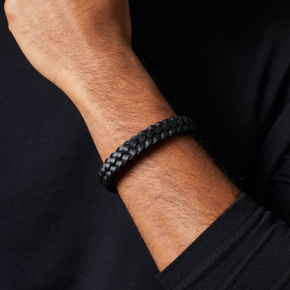 Fred Bennett Schwarzes geflochtenes Lederarmband