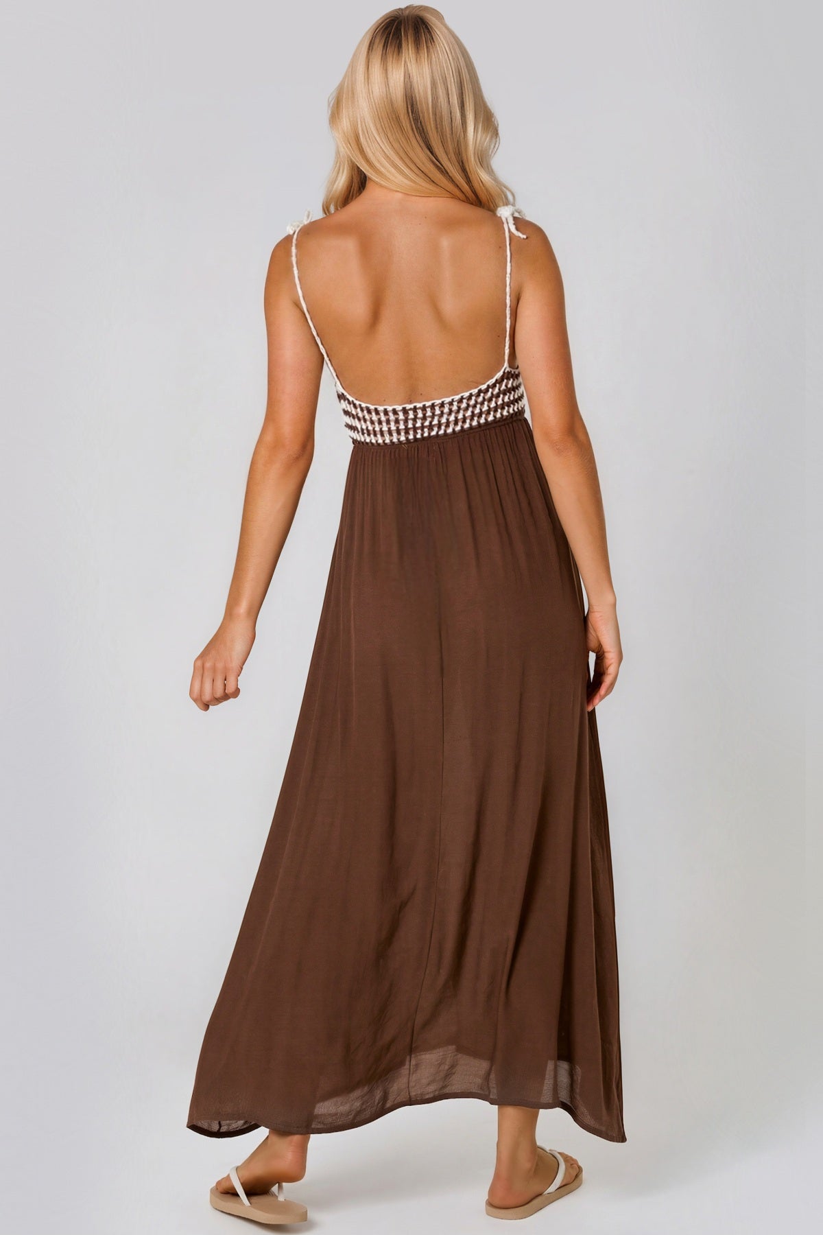 Robe longue à bretelles en crochet marron