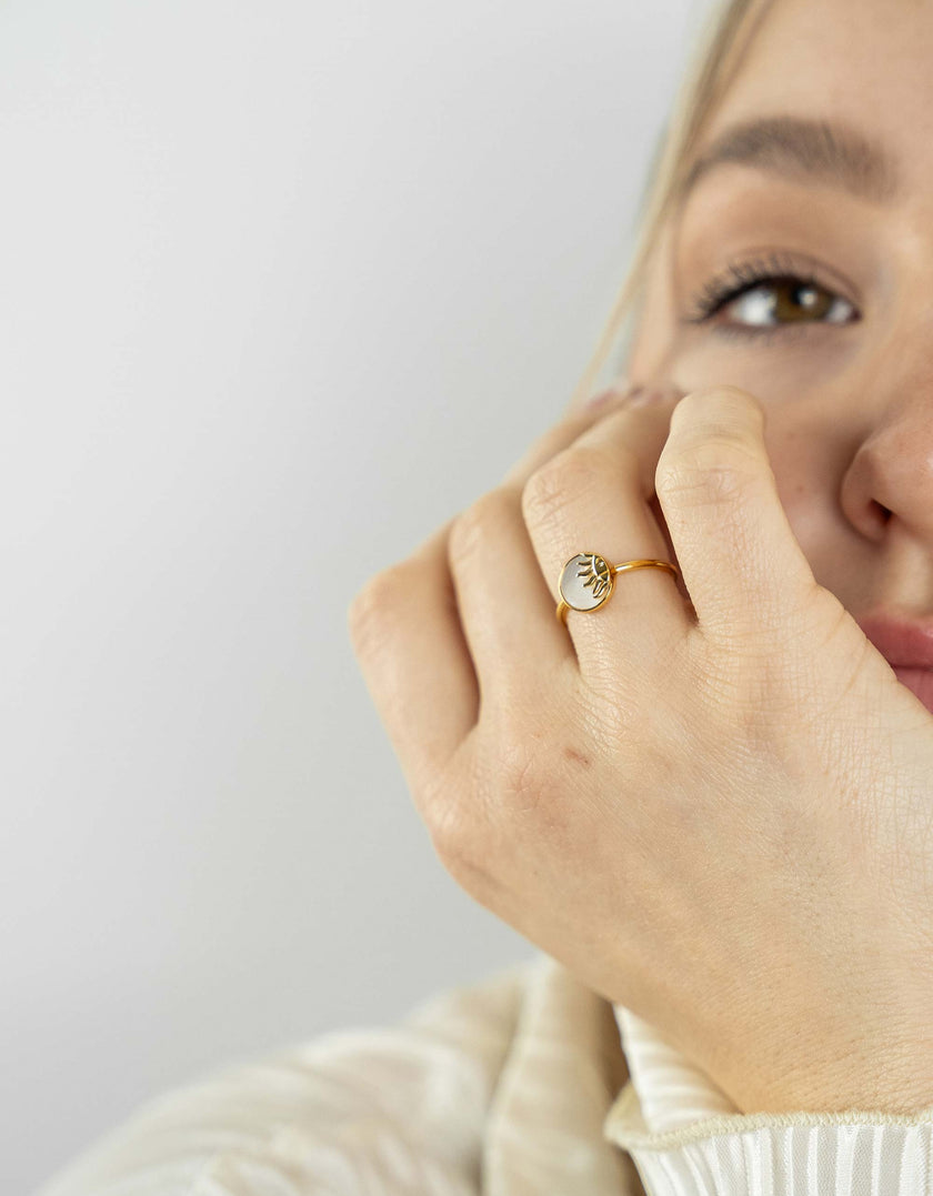 Anello Sole in madreperla