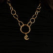 Ciondolo iniziale Old English Charm Coven Gold