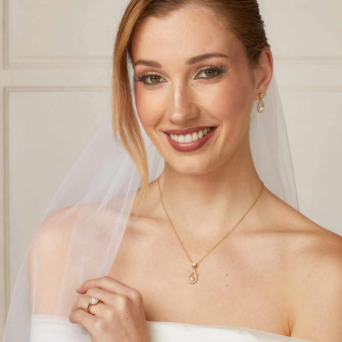 Diamonfire Halskette „Open Halo Teardrop“ mit Muschelkernperle