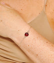 Bracciale a catena con maglie ESSENTIALS color ambra ciliegia