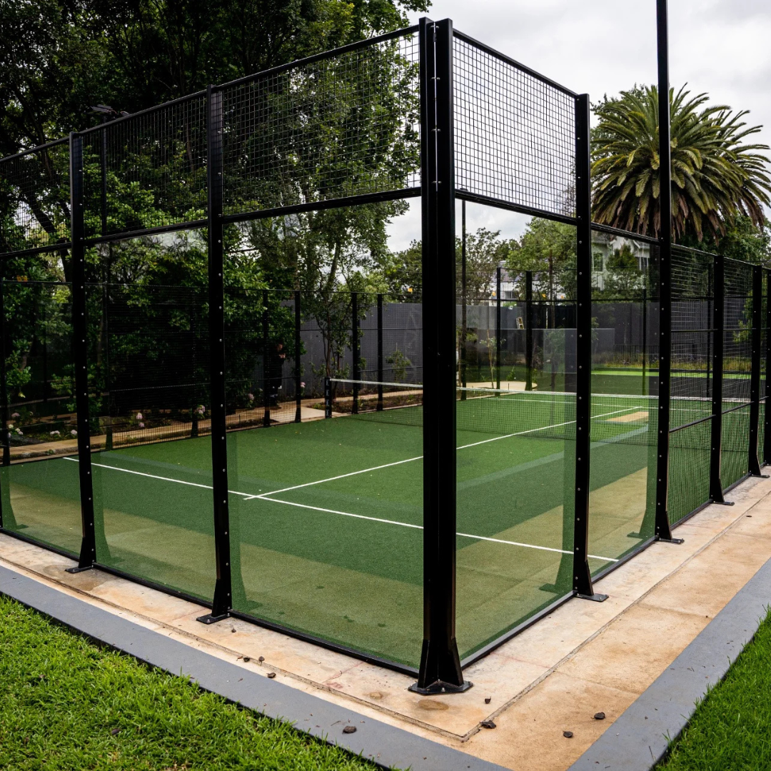 Dynamische Padelplatzoberfläche
