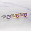Anello a tre pietre con ametista color lavanda in argento placcato oro 18k