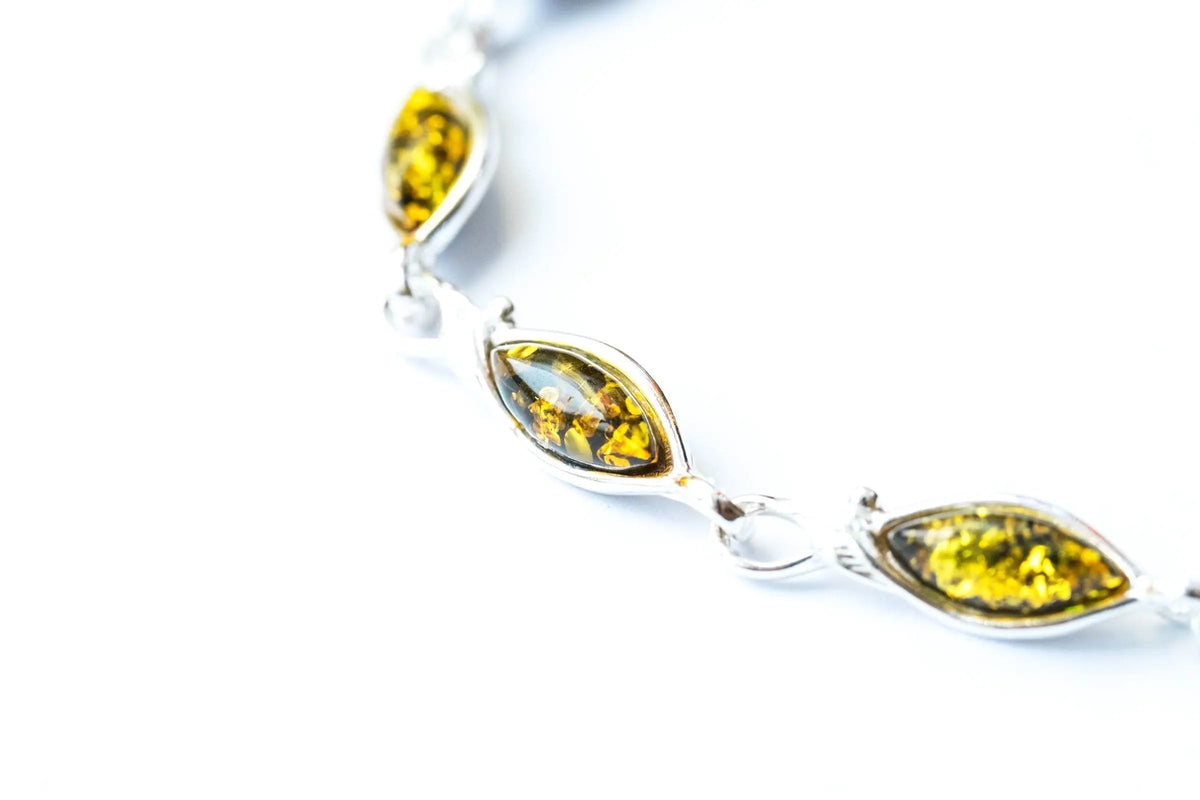 Bracciale con foglia in ambra verde