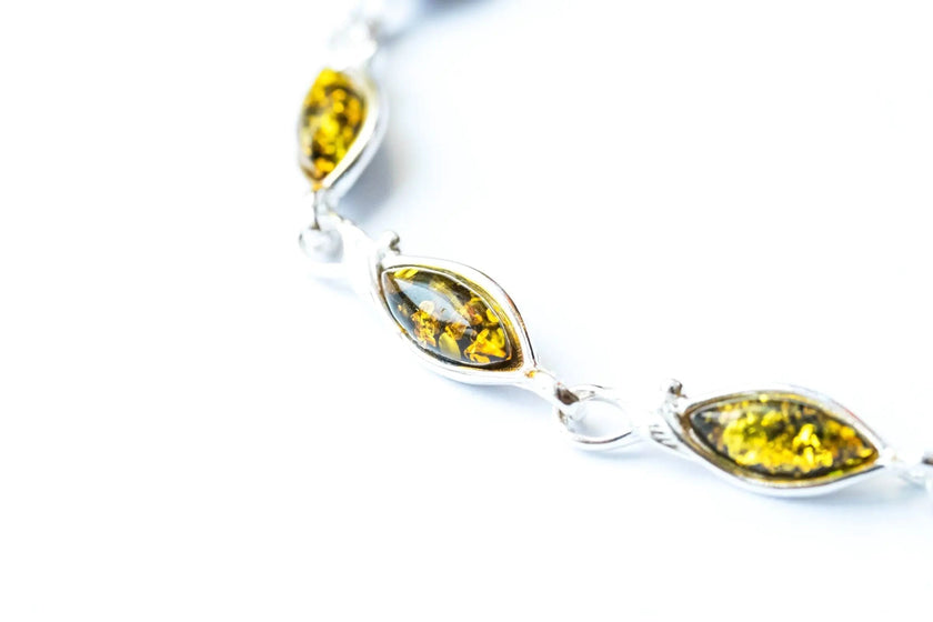 Bracciale con foglia in ambra verde