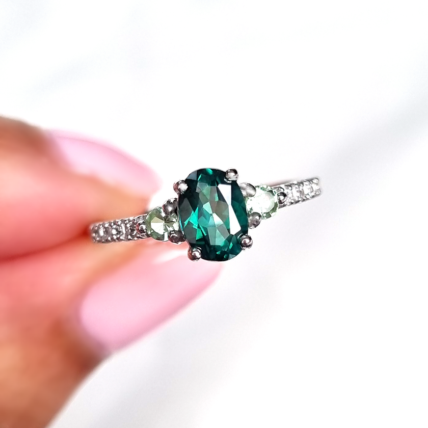 Anello con topazio verde e tormalina verde in argento sterling