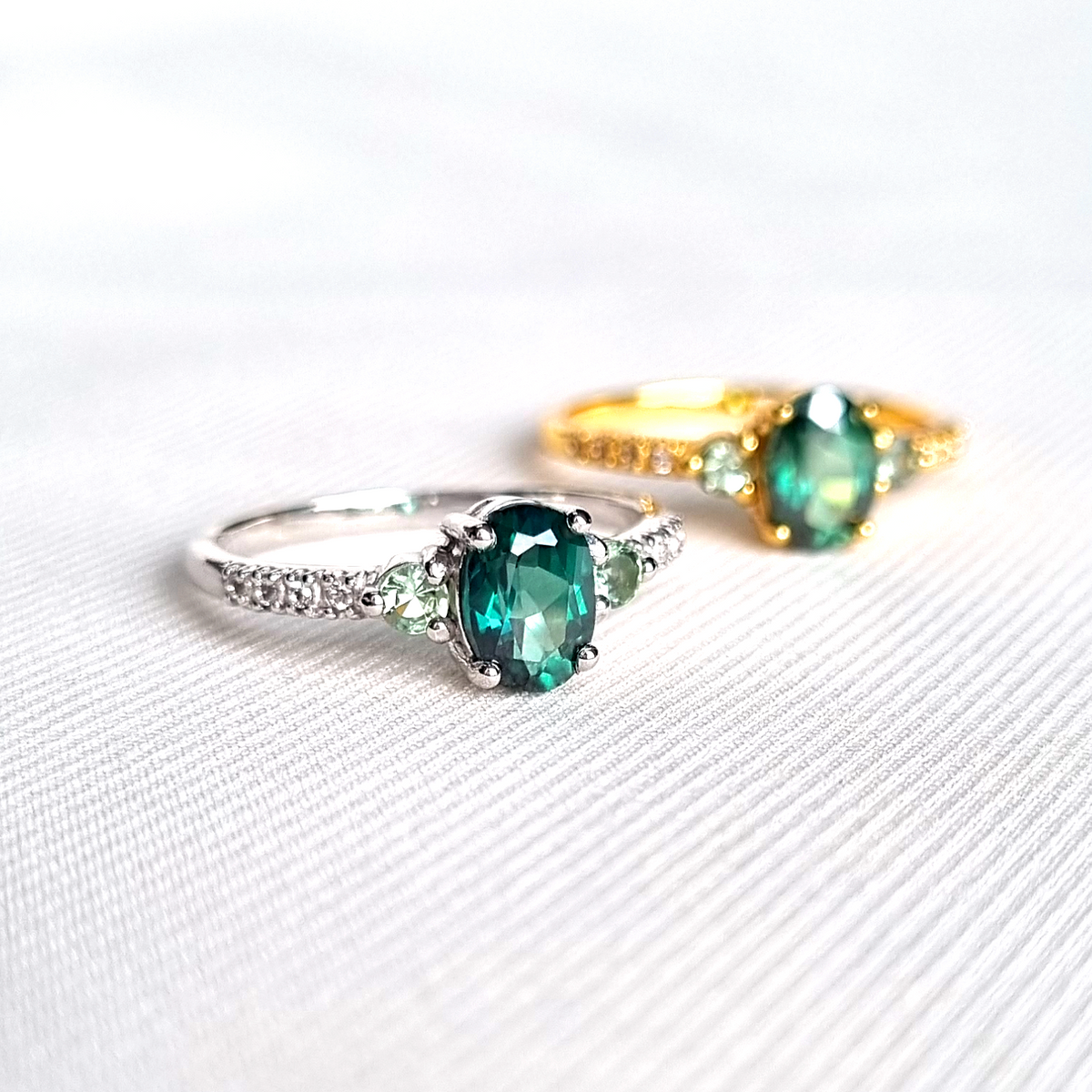 Anello con topazio verde e tormalina verde in argento sterling