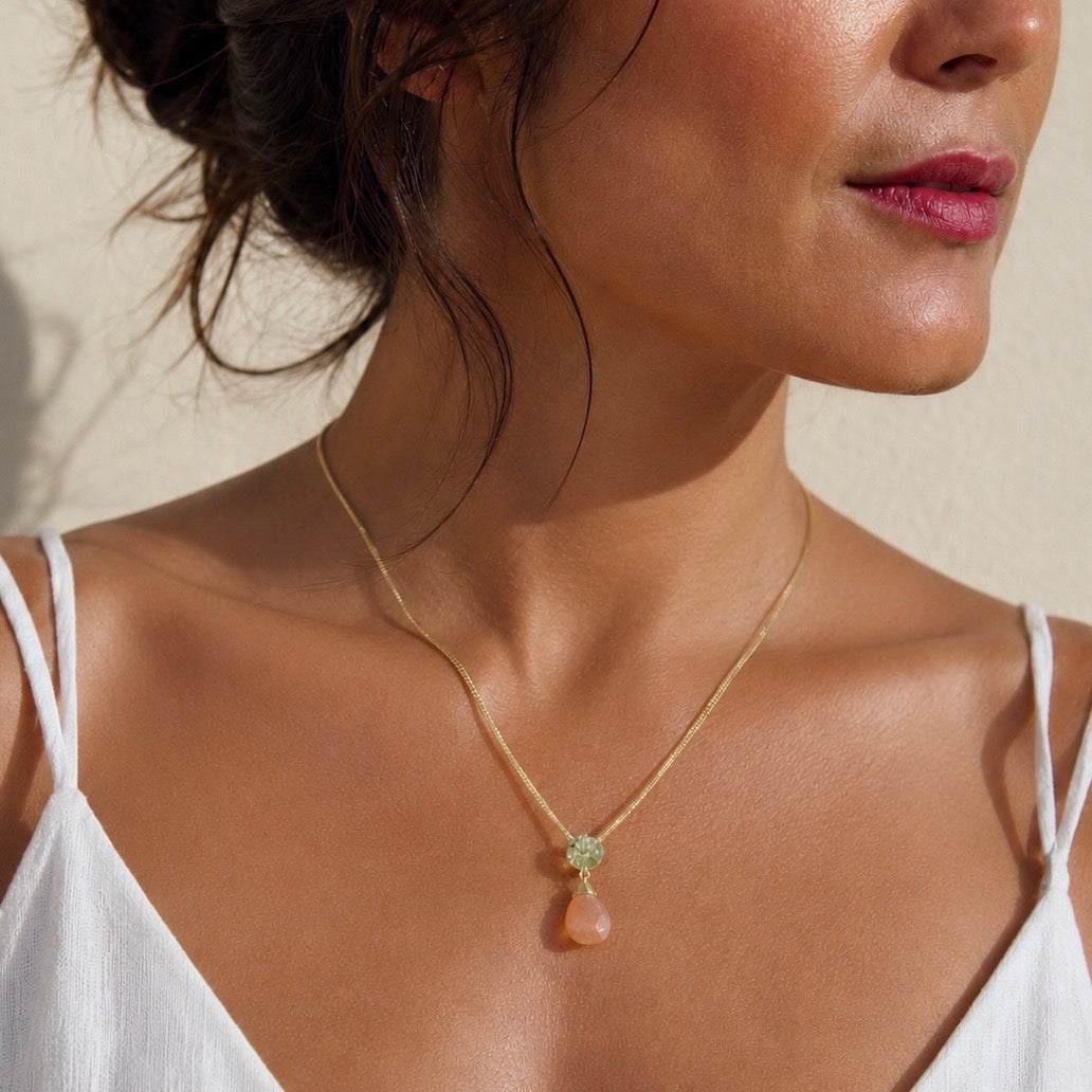 Classic Athena Kate Gemstone Necklace: Peach Moonstone