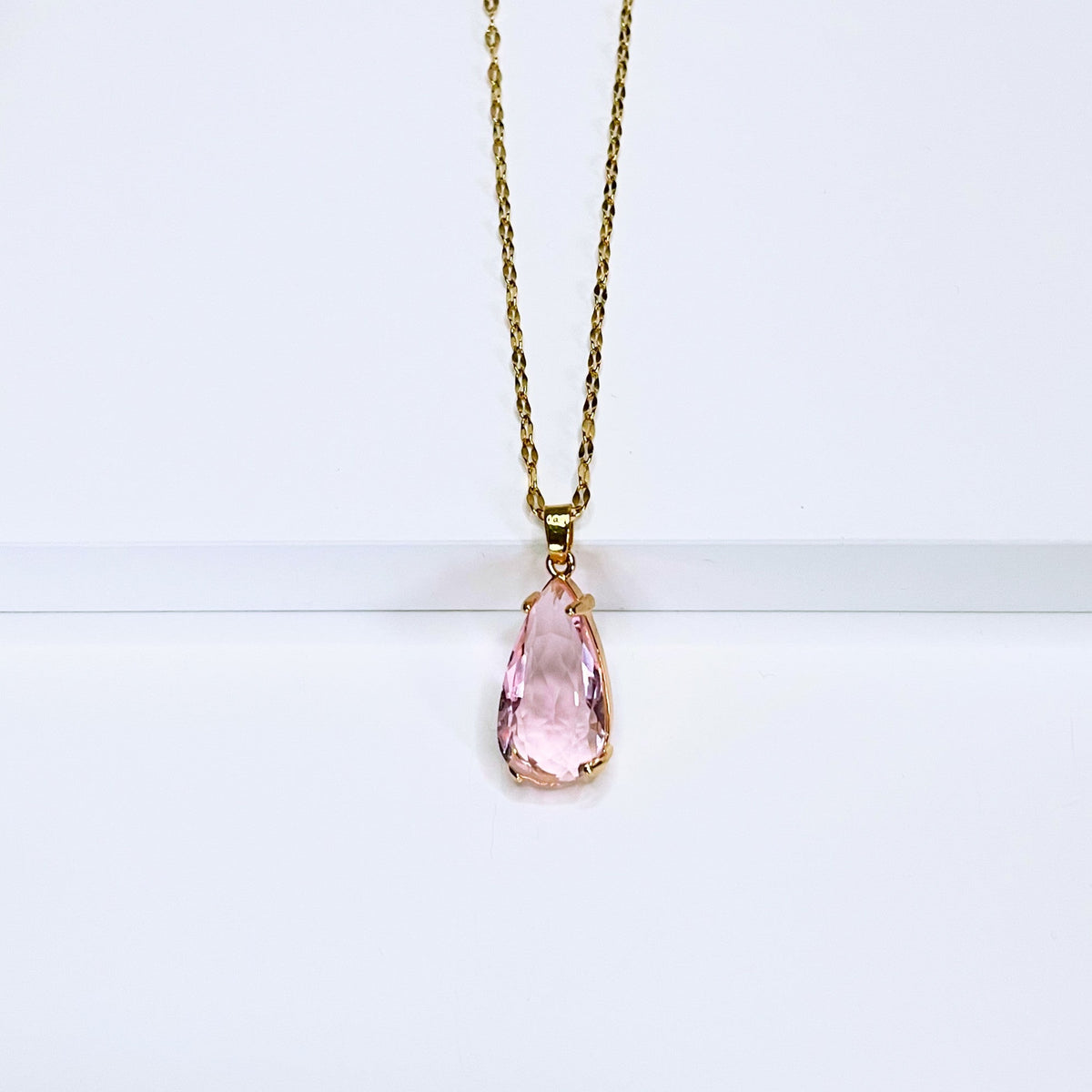 Collana con ciondolo a goccia rosa Carina