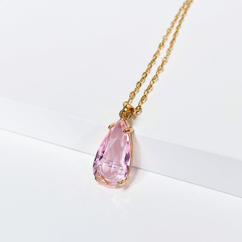 Collana con ciondolo a goccia rosa Carina