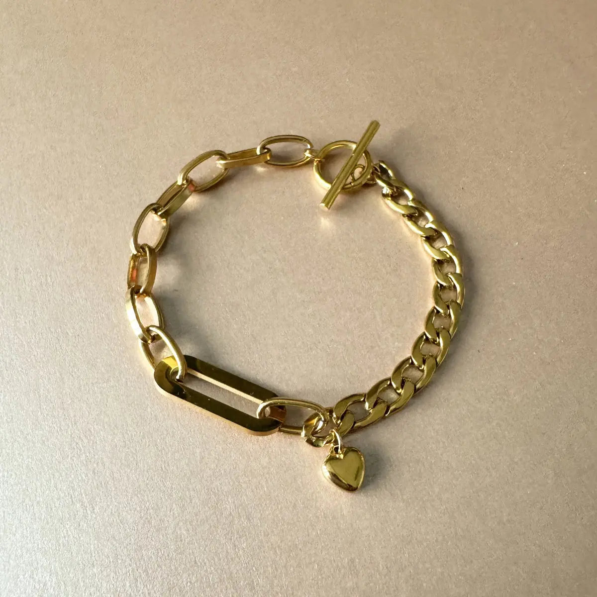 Bracciale con ciondolo a barretta Danni Luxe in oro 18k