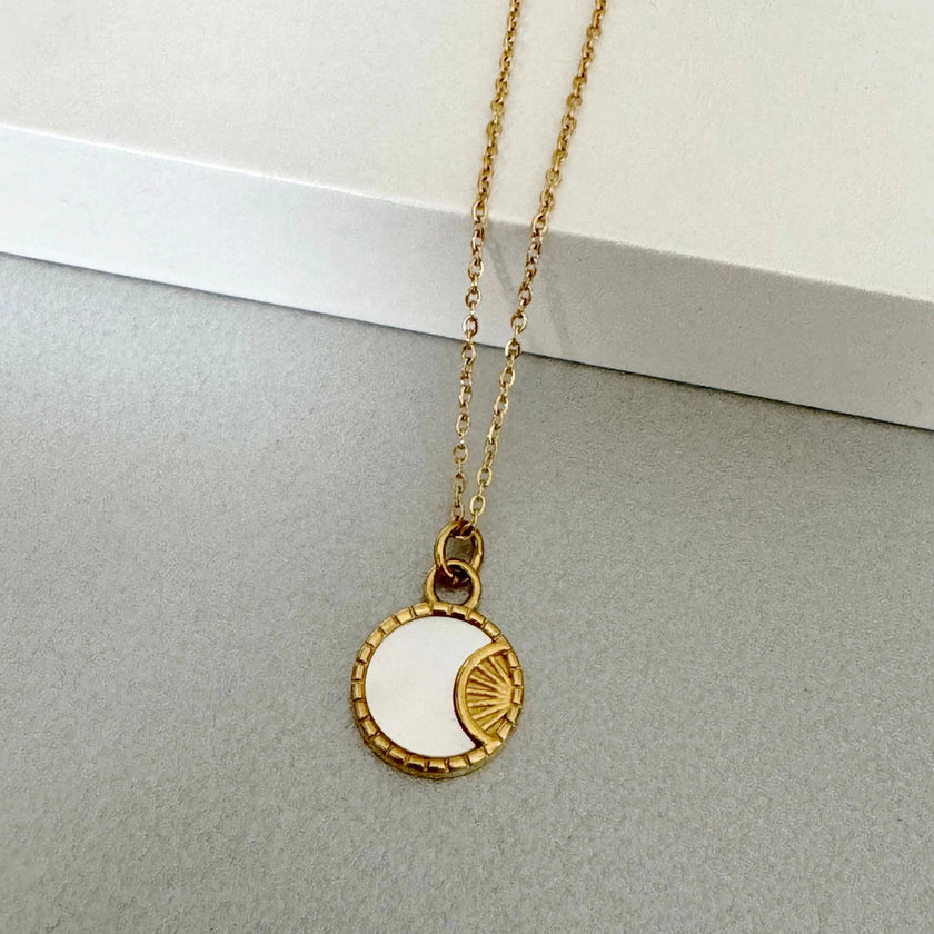 Collana con ciondolo reversibile Celestial Neva Luxe placcata in oro 18k