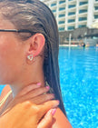 Pendientes Ariana de corazón con corona de joyas