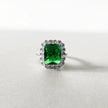 Anillo de cóctel Catherine en verde esmeralda