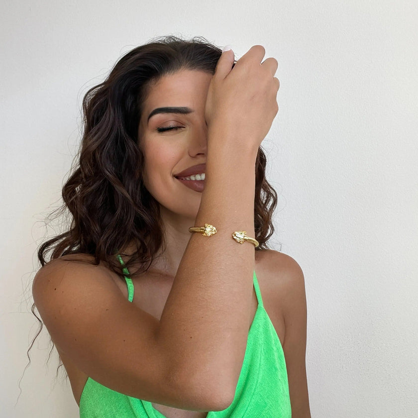 Bracciale a fascia Zuri Gold con texture pantera